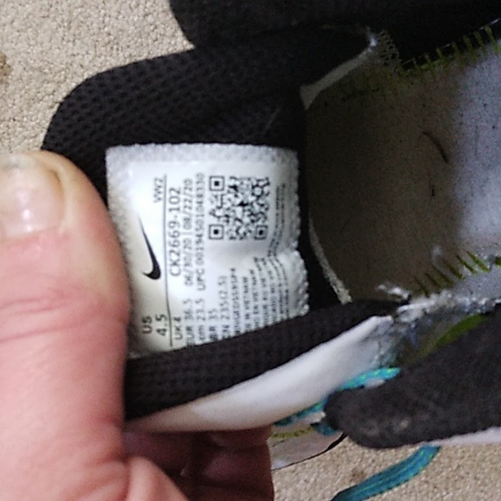 Nike - Picture 3 of 3